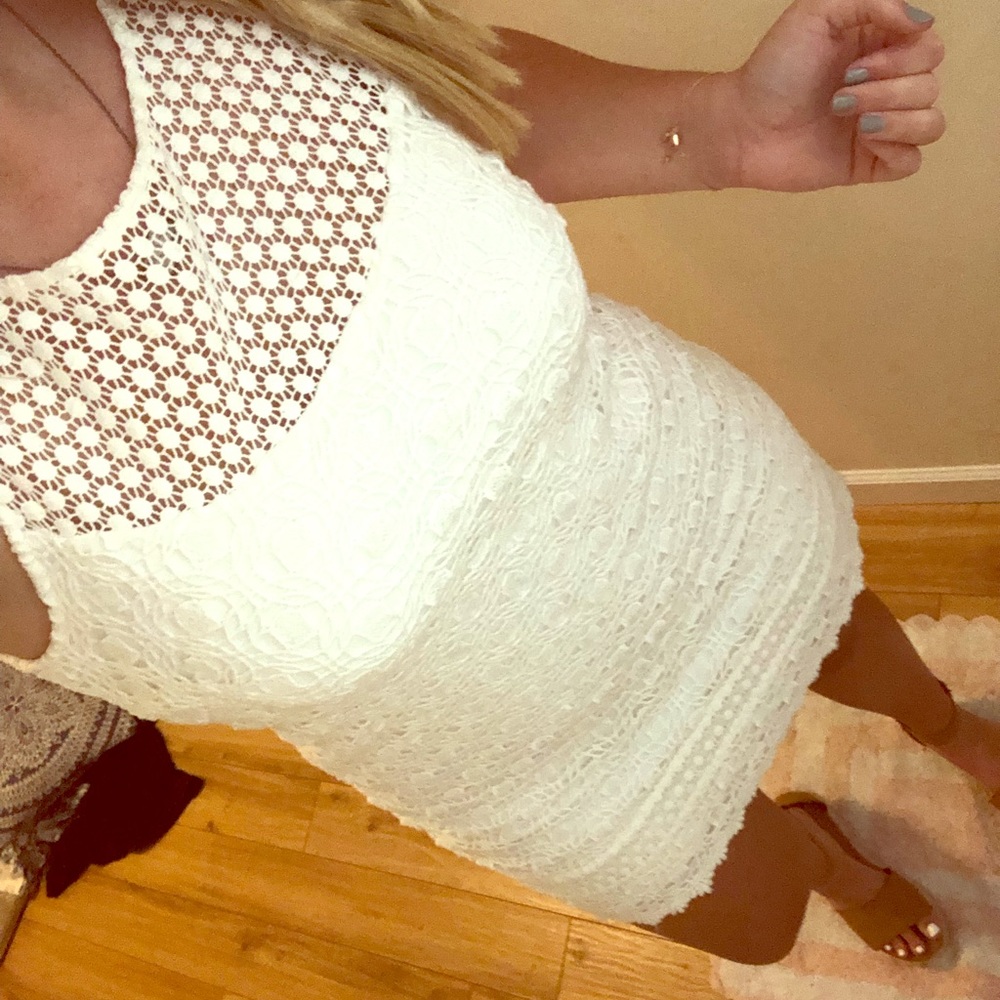 White House | Black Market patterned white dress